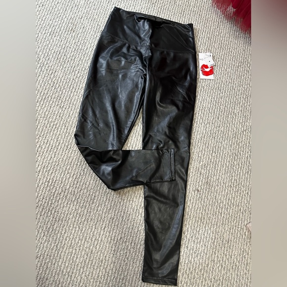 Brand New black leather leggins. Size M - Picture 1 of 2